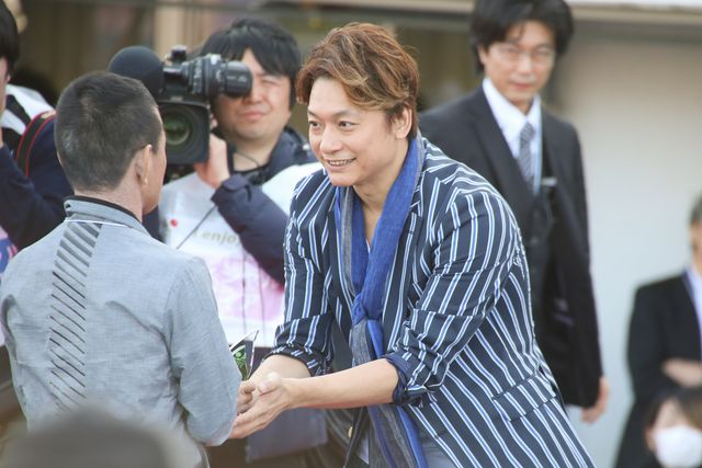 チャリティーの売上は全額寄付！香取・草なぎ・稲垣、久々のライブに「気持ちよかった」（24枚目）