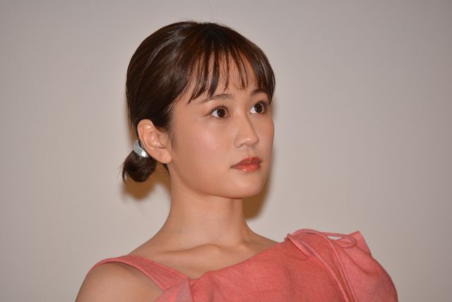 母親がダイナマイト自殺！名物編集者のエッセイを映画化した『素敵なダイナマイトスキャンダル』初日：フォトギャラリー