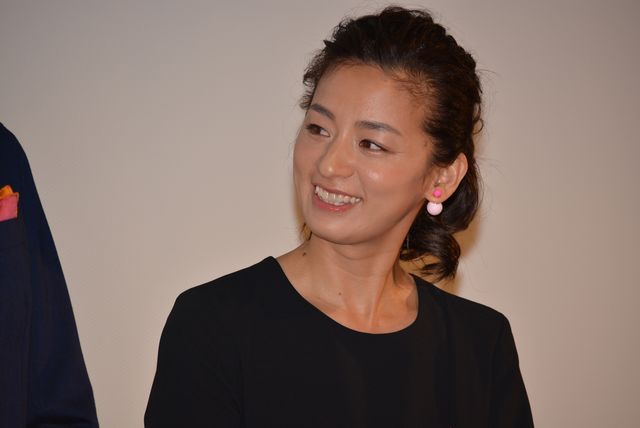 母親がダイナマイト自殺！名物編集者のエッセイを映画化した『素敵なダイナマイトスキャンダル』初日（2枚目）