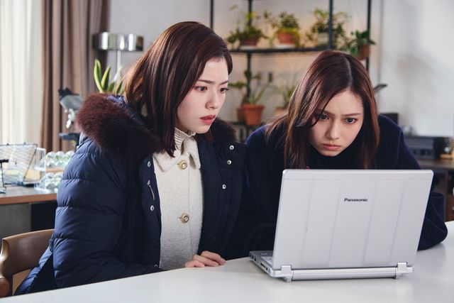 雪の中で抱き合う美紗（小芝風花）＆亘（佐藤健）「私の夫と結婚して」9話場面写真（7枚目）