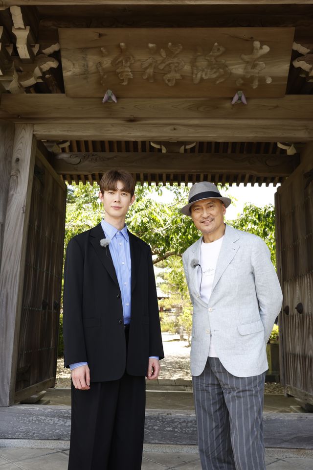 渡辺謙＆宮沢氷魚“親子”が「べらぼう」ゆかりの地・平田寺へ（2枚目）