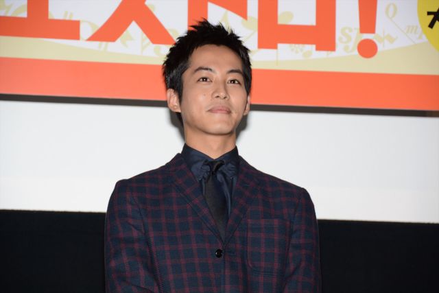 松坂桃李、ちびっ子バイオリニストに褒められて上機嫌！　画像ギャラリー（10枚目）