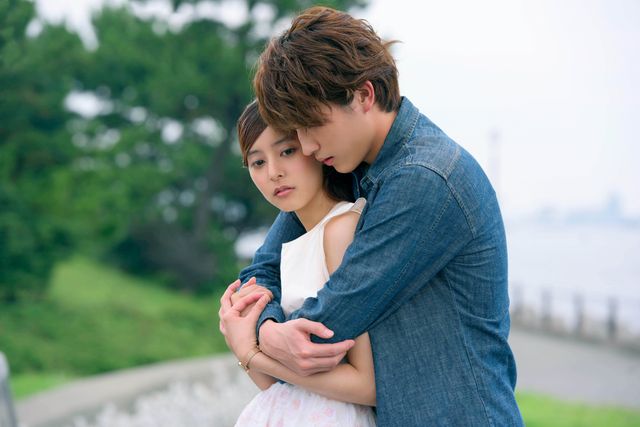 吉沢亮の胸キュンハグ！『あのコの、トリコ。』場面写真：フォトギャラリー