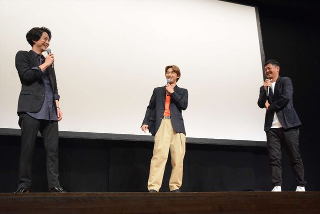 吉沢亮、イケメンオーラで浅香航大を圧倒！　画像ギャラリー（15枚目）