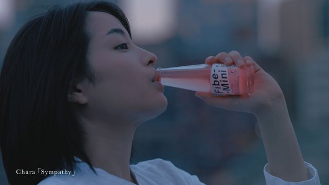 広瀬すず、すっぴんでこの可愛さ！ CMで等身大の姿（2枚目）