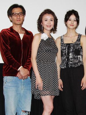 （左から）津田寛治、中原翔子、松本若菜