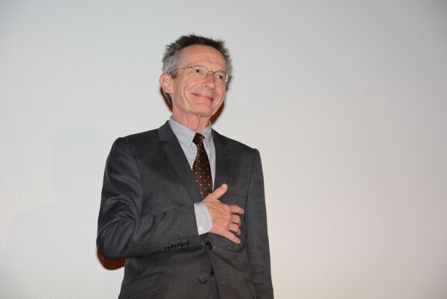 すみれに勝とうと背伸びするパトリス・ルコント監督フォトギャラリー（2枚目）