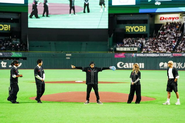 「ONE PIECE」ルフィ役イニャキ・ゴドイ、規格外の投球！WBC始球式に麦わらの一味登場（2枚目）