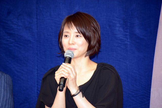 石田ゆり子が激しい濡れ場に挑む！『悼む人』マスコミ向け会見フォトギャラリー（3枚目）