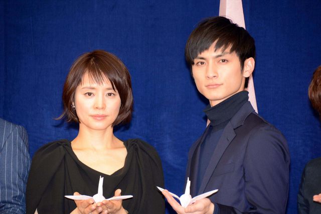 石田ゆり子が激しい濡れ場に挑む！『悼む人』マスコミ向け会見フォトギャラリー（12枚目）