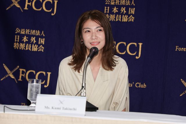 浅野忠信、ガッツポーズ！瀧内公美・マーク・ギル監督と『レイブンズ』日本外国特派員記者試写会に登壇（3枚目）