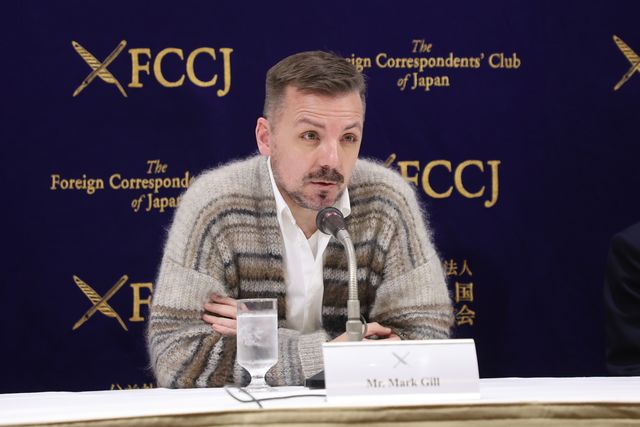 浅野忠信、ガッツポーズ！瀧内公美・マーク・ギル監督と『レイブンズ』日本外国特派員記者試写会に登壇（4枚目）