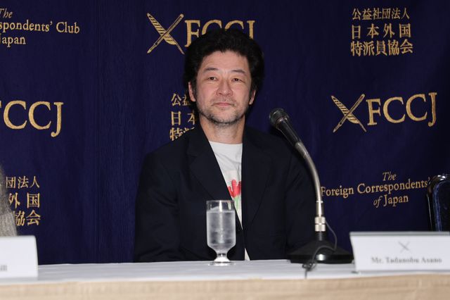 浅野忠信、ガッツポーズ！瀧内公美・マーク・ギル監督と『レイブンズ』日本外国特派員記者試写会に登壇（7枚目）