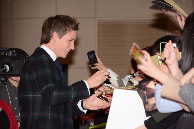 エディ・レッドメイン、美人妻とジャパンプレミアに登場！写真ギャラリー（11枚目）