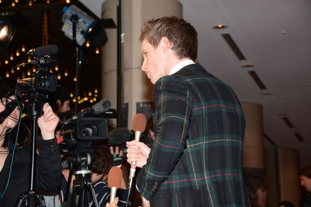 エディ・レッドメイン、美人妻とジャパンプレミアに登場！写真ギャラリー（15枚目）