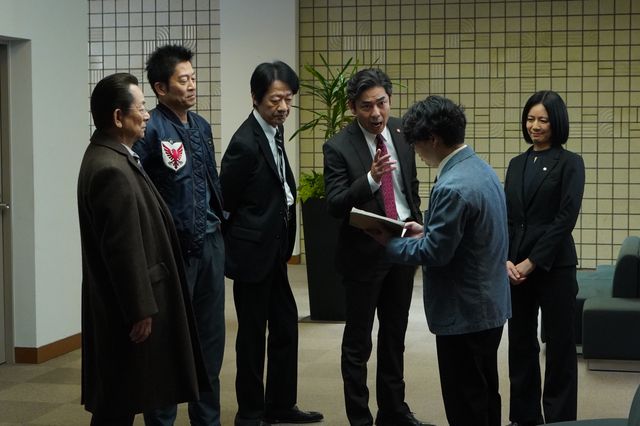 犯行現場に無数のドミノ…「相棒 season24」第18話場面写真（5枚目）