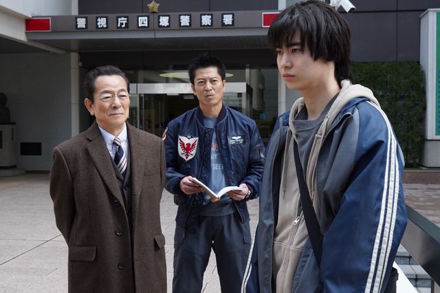 犯行現場に無数のドミノ…「相棒 season24」第18話場面写真（7枚目）