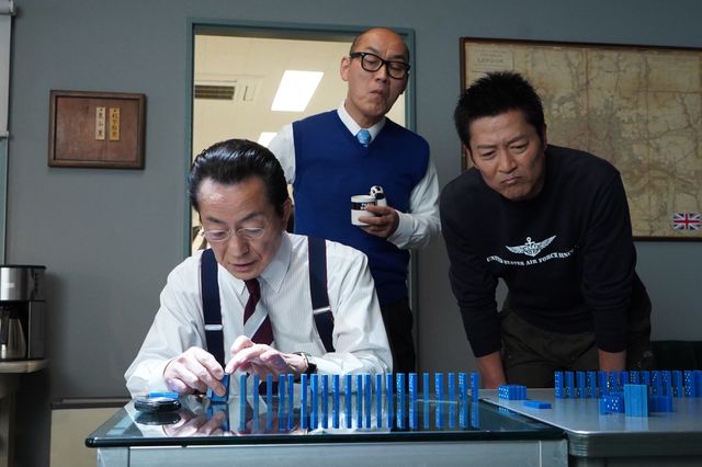 犯行現場に無数のドミノ…「相棒 season24」第18話場面写真（8枚目）
