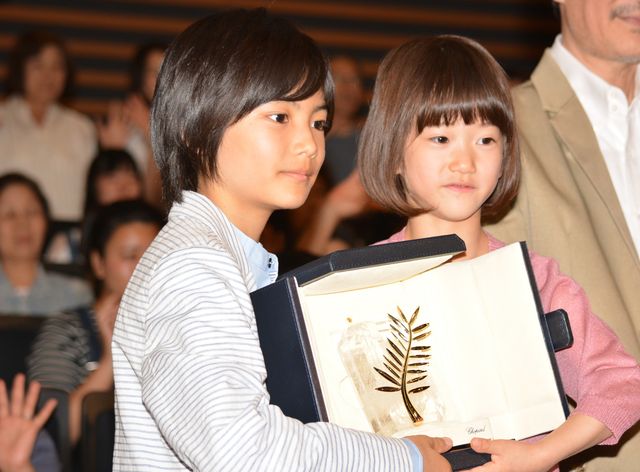 カンヌ絶賛!城桧吏&佐々木みゆ登壇『万引き家族』三世代試写会