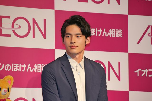 岡田健史、笑顔も爽やかすぎ！（2枚目）