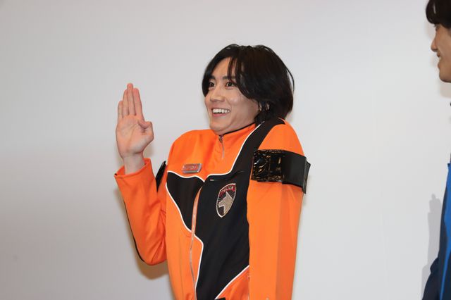 「デカレンジャー」オリキャス、初参加の長妻怜央＆川村文乃が登場！『特捜戦隊デカレンジャー20th』完成披露試写会（7枚目）