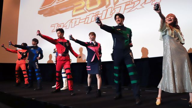 「デカレンジャー」オリキャス、初参加の長妻怜央＆川村文乃が登場！『特捜戦隊デカレンジャー20th』完成披露試写会（11枚目）
