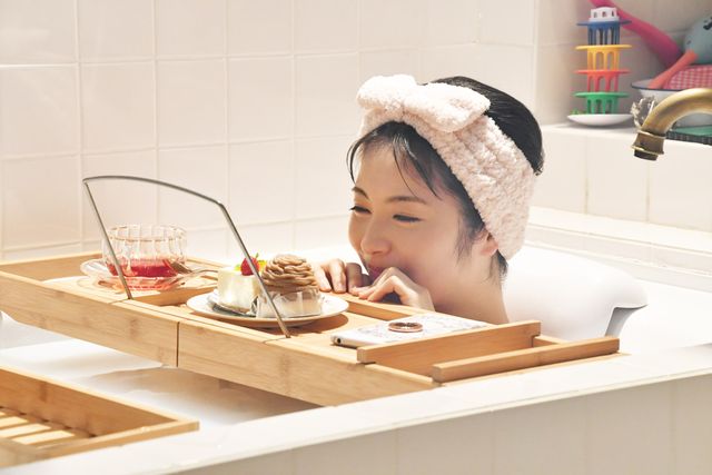 めちゃかわ！浜辺美波「アリバイ崩し承ります」お風呂ショット【全3枚】（3枚目）