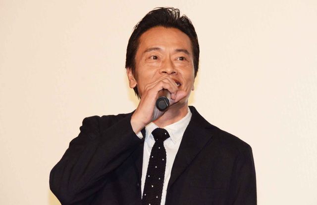 遠藤憲一＆白鳥玉季、49歳差の仲良しコンビ！『アウト＆アウト』初日舞台挨拶（2枚目）