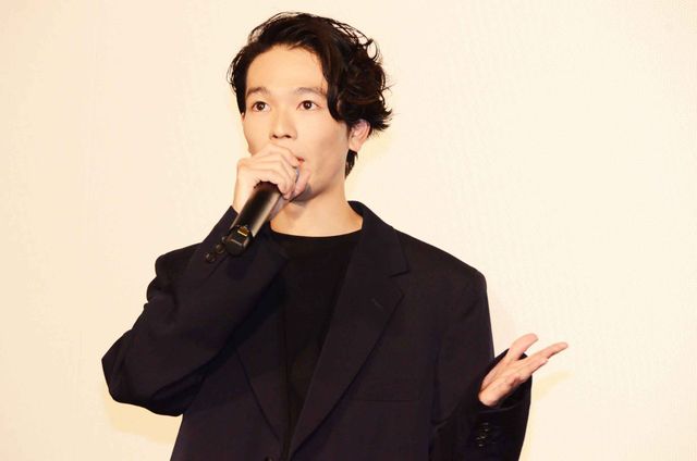 遠藤憲一＆白鳥玉季、49歳差の仲良しコンビ！『アウト＆アウト』初日舞台挨拶（6枚目）