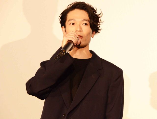 遠藤憲一＆白鳥玉季、49歳差の仲良しコンビ！『アウト＆アウト』初日舞台挨拶（7枚目）