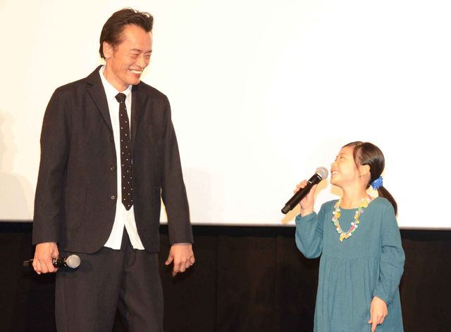 遠藤憲一＆白鳥玉季、49歳差の仲良しコンビ！『アウト＆アウト』初日舞台挨拶（20枚目）