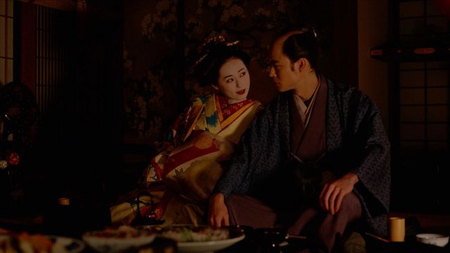 誰袖（福原遥）が意知（宮沢氷魚）を押し倒す…「べらぼう」第22回場面写真：フォトギャラリー