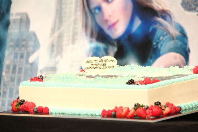 堀北真希、結婚後初公の場にはにかみ！『ファンタスティック・フォー』ジャパンプレミアフォトギャラリー（6枚目）