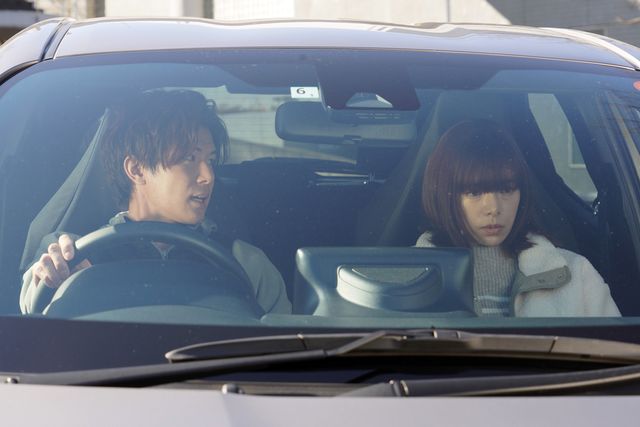 菱田（桜井ユキ）とコーチ（柿澤勇人）の関係とは…？「真犯人フラグ」第17話場面カット：フォトギャラリー