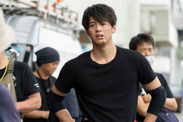 藤原竜也×竹内涼真『太陽は動かない』撮影現場＜メイキング5点＞：フォトギャラリー