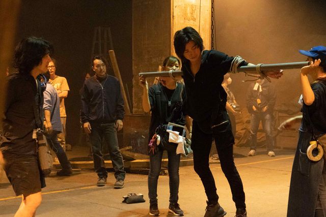 藤原竜也×竹内涼真『太陽は動かない』撮影現場＜メイキング5点＞（2枚目）