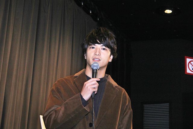 仮面ライダー俳優の2人が日本酒で乾杯！（3枚目）