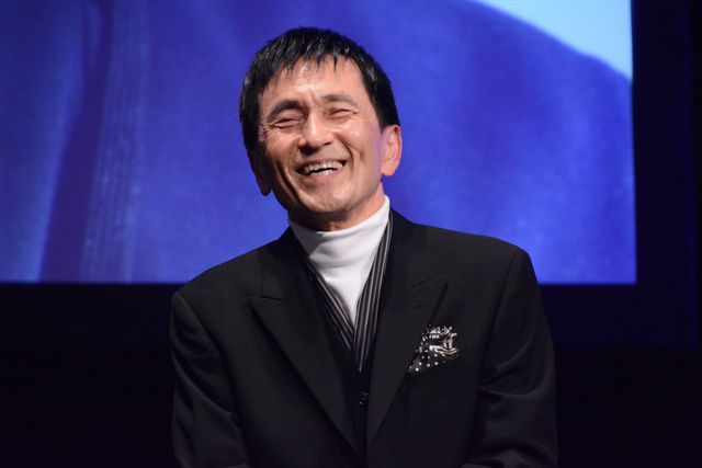 米倉涼子、遠藤憲一とハートマーク！ドラマ「エンジェルフライト 国際霊柩送還士」完成披露イベント（5枚目）