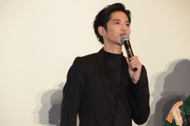 土屋太鳳、華やかな和服で登場！『バンブルビー』ジャパンプレミア（33枚目）