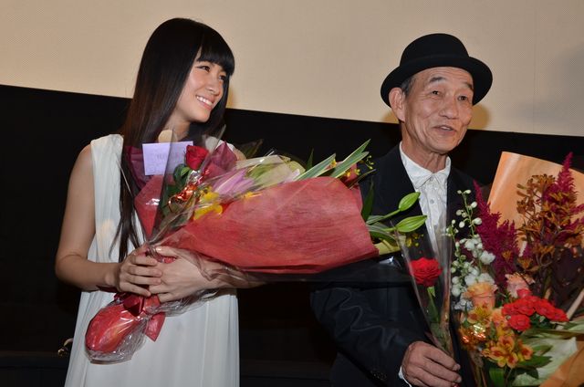 笹野高史、41歳差の濡れ場も！フォトギャラリー（11枚目）