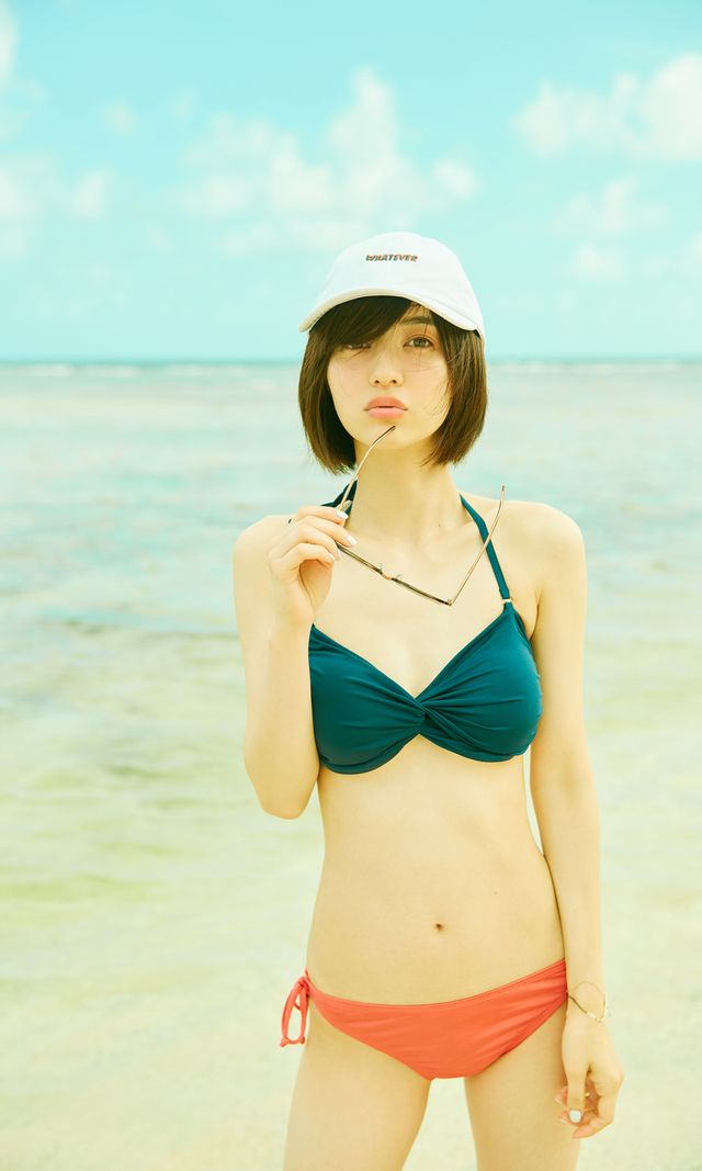 逢沢りな＆内田理央、水着姿がまぶしい！フォトギャラリー（5枚目）