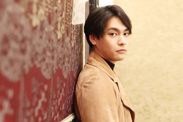 柳楽優弥の魅力に引き込まれる！Netflix映画『浅草キッド』インタビューカット（7枚目）