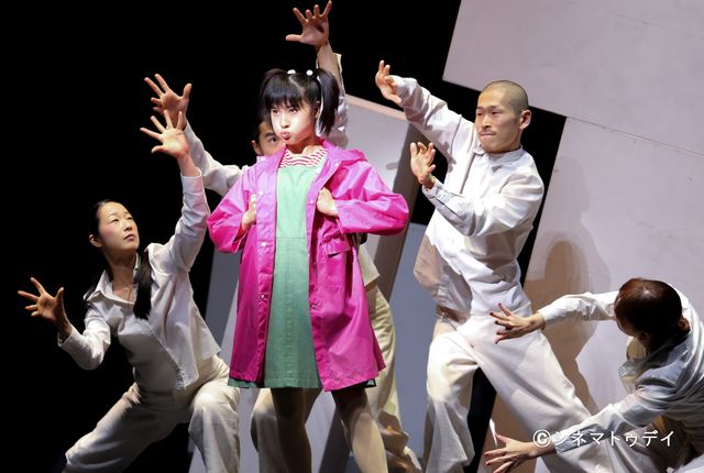 土屋太鳳のツインテール！舞台「プルートゥ PLUTO」プレスコール（2枚目）