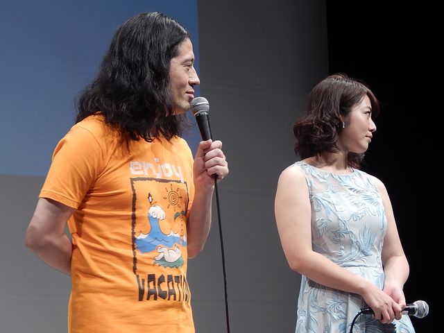 又吉、棒読みあいさつに会場ざわつく。しずる・村上にツッコまれて動揺！　画像ギャラリー（10枚目）