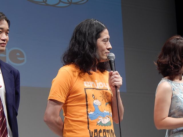 又吉、棒読みあいさつに会場ざわつく。しずる・村上にツッコまれて動揺！　画像ギャラリー（20枚目）