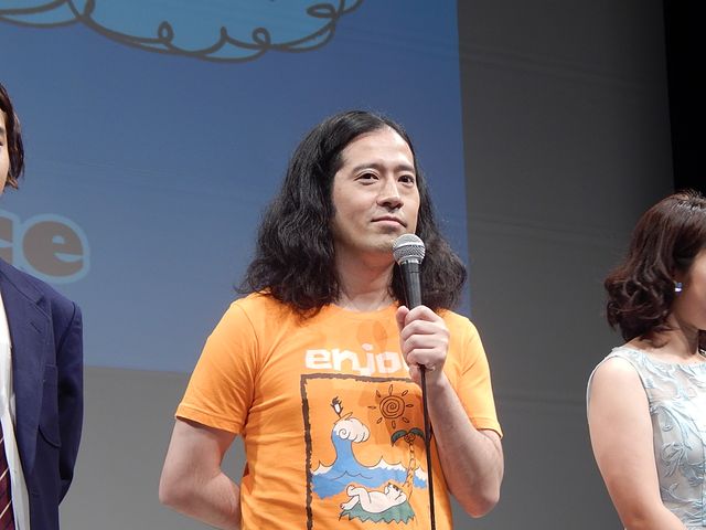 又吉、棒読みあいさつに会場ざわつく。しずる・村上にツッコまれて動揺！　画像ギャラリー（21枚目）