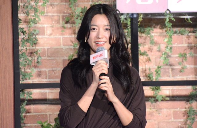 小栗旬、ハート連発！ハン・ヒョジュ、中村ゆりと「匿名の恋人たち」ファンミ（7枚目）