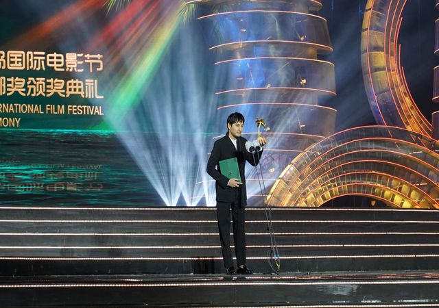 第2回海南島国際映画祭で最優秀男優賞を受賞した松田龍平