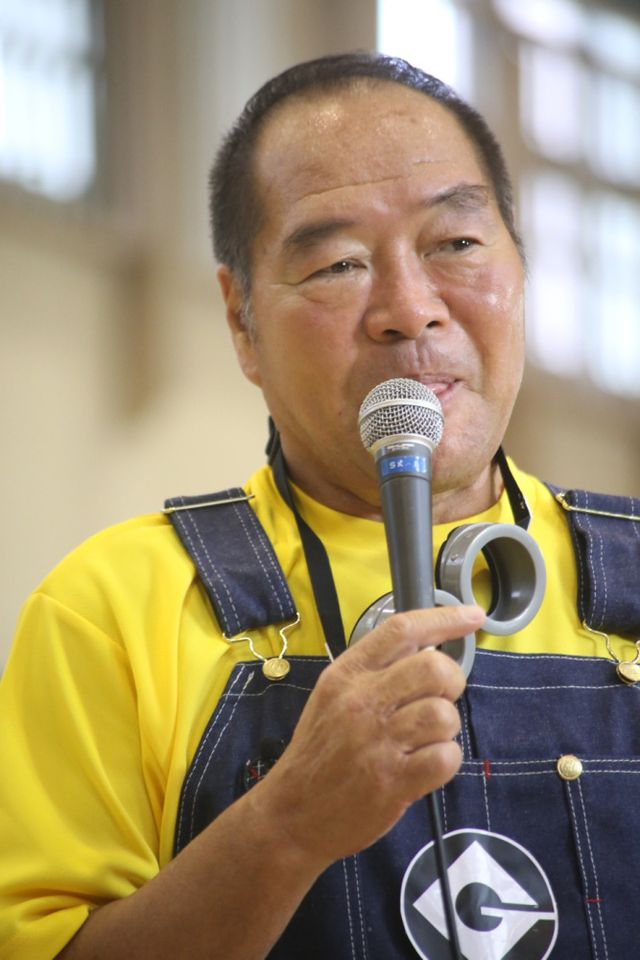 バナナにぶつかるガッツ石松フォトギャラリー（5枚目）