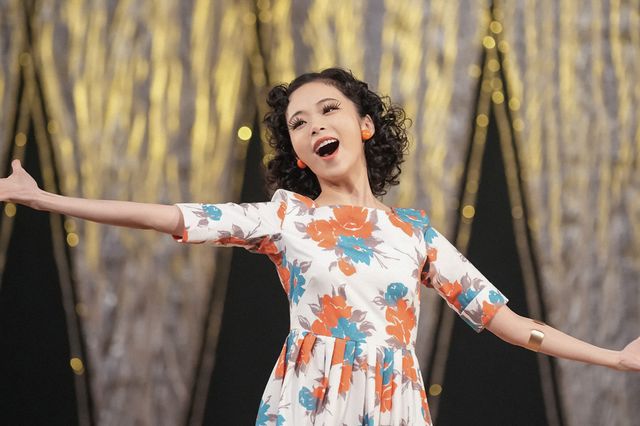 りつ子（菊地凛子）がやってきて…「ブギウギ」第91回の場面写真（4枚目）